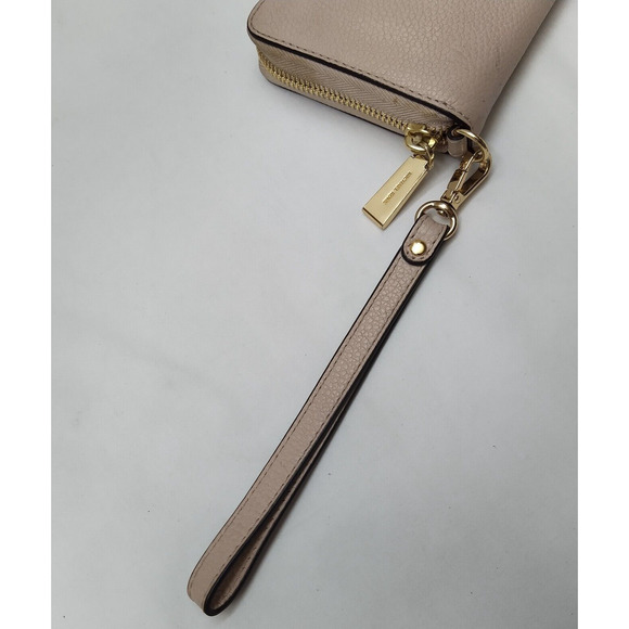 Michael Kors Light Pink Pebbled Leather Zip Around Credit Card ID Window Wallet - Picture 7 of 15